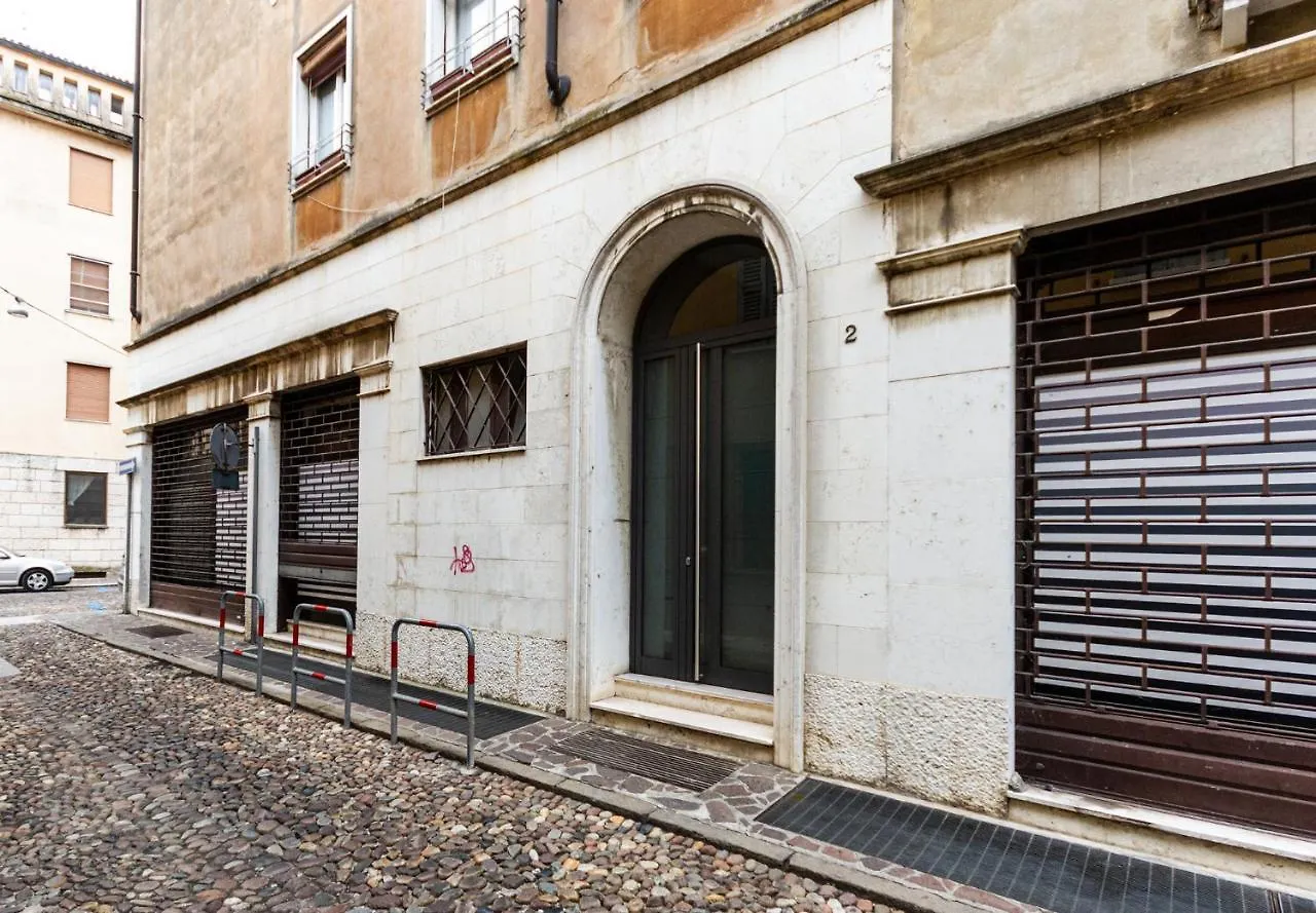 Flower Apartment Mantova