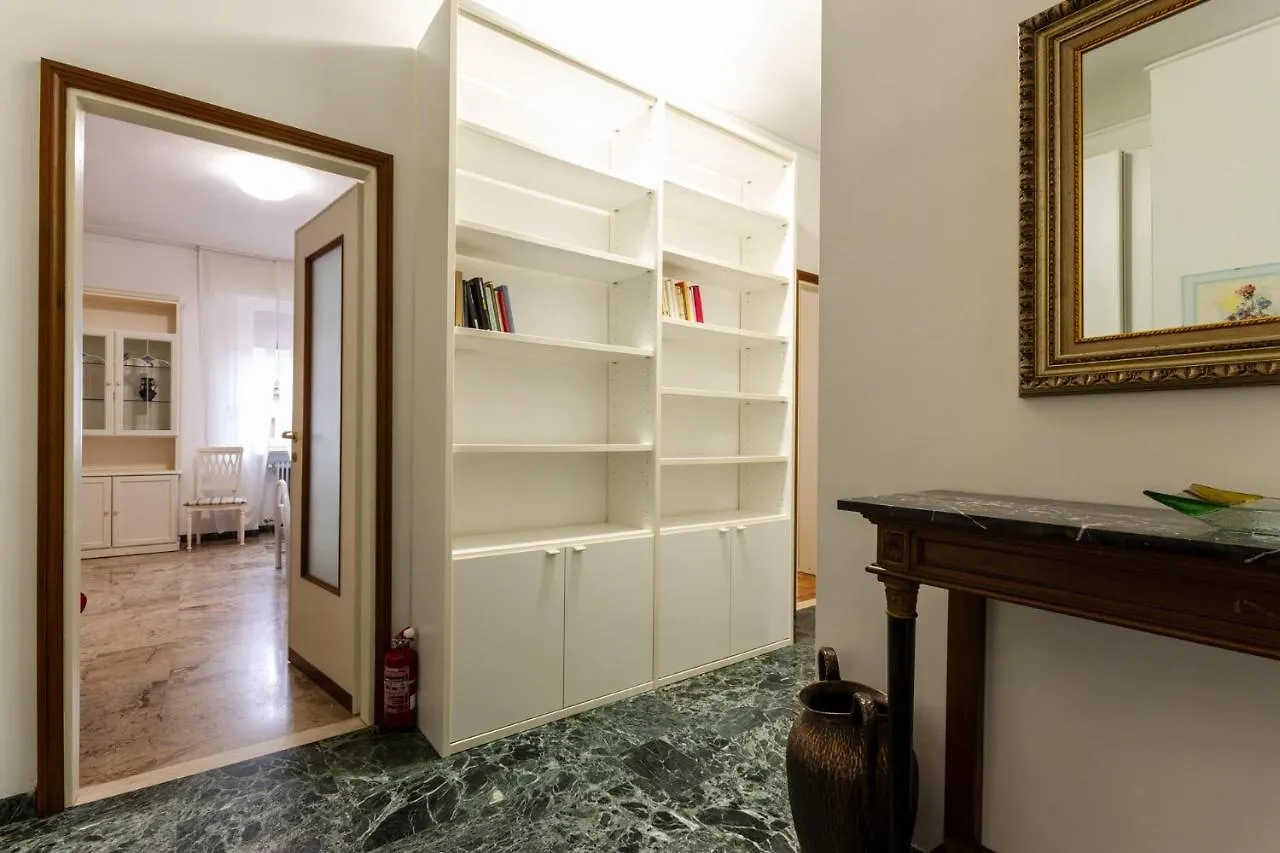 Flower Apartment Mantova